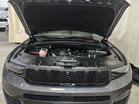 New 2024 Jeep Grand Cherokee L Limited w/ Luxury Tech Group II AWD/4WD image 13