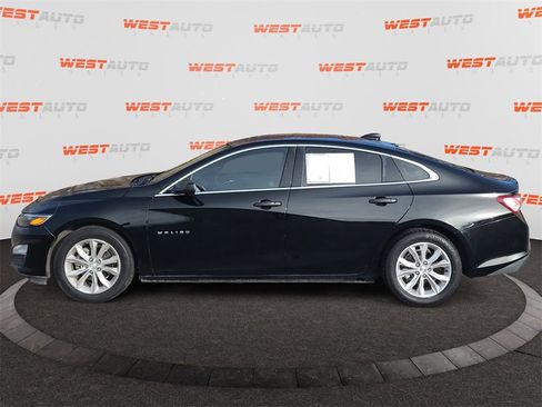 Used 2022 Chevrolet Malibu LT image 2