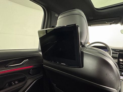 Used 2023 Jeep Grand Cherokee Overland w/ Rear Seat Video Group I image 27