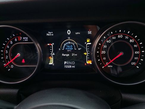 Used 2018 Jeep Wrangler Unlimited Sahara image 9