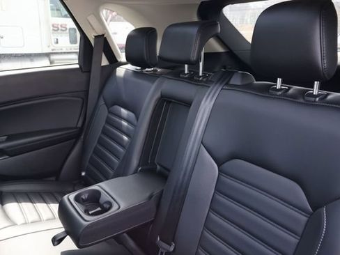 Used 2024 Ford Edge SEL w/ Convenience Package image 8