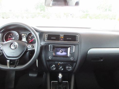 Used 2018 Volkswagen Jetta S FWD image 35