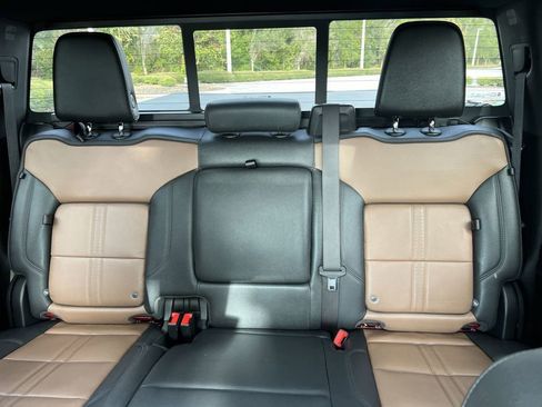 Used 2023 Chevrolet Silverado 1500 High Country w/ Technology Package image 25