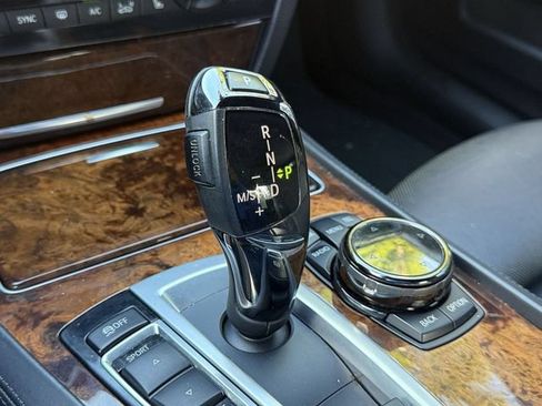 Used 2014 BMW 750i RWD image 23
