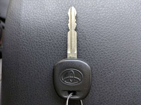 Used 2017 Toyota Tacoma SR RWD image 27