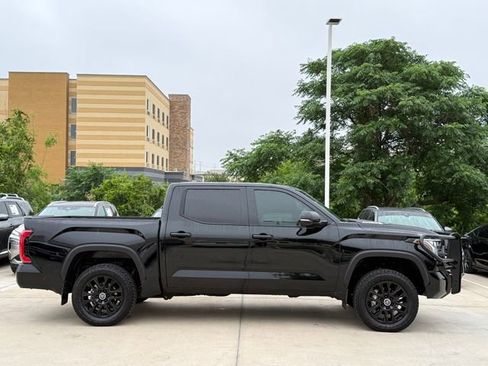 Used 2024 Toyota Tundra Limited AWD/4WD image 6