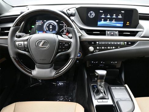 Used 2021 Lexus ES 300h w/ Premium Package image 6