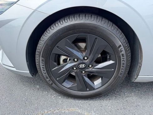Used 2022 Hyundai Elantra SEL w/ Cargo Package FWD image 6