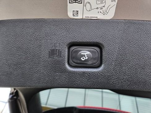 Used 2016 Lincoln MKX Reserve w/ Technology Package AWD/4WD image 11