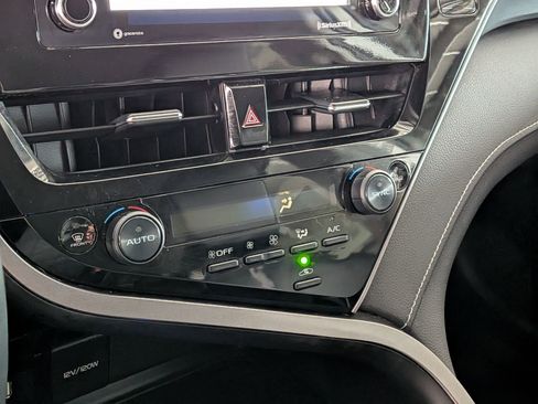 Used 2024 Toyota Camry SE image 21