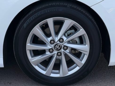 Used 2021 Toyota Camry LE image 10