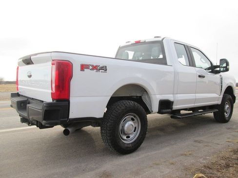 Used 2023 Ford F250 XL w/ FX4 Off-Road Package AWD/4WD image 8