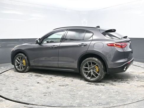 Used 2018 Alfa Romeo Stelvio Ti Sport image 4
