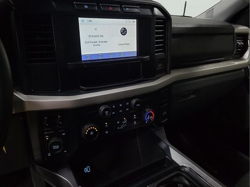 Used 2023 Ford F250 XLT w/ FX4 Off-Road Package AWD/4WD image 17