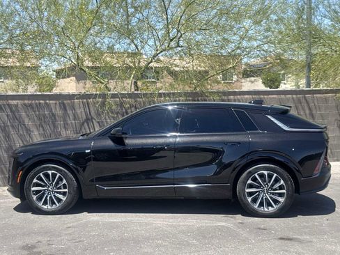 Used 2025 Cadillac Lyriq Sport w/ LPO, Floor Liner Package AWD/4WD image 5