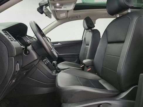 Used 2018 Volkswagen Tiguan SEL AWD/4WD image 10