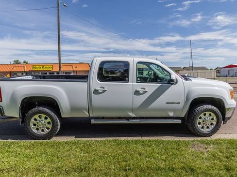Used 2012 GMC Sierra 2500 SLT w/ SLT Convenience Package AWD/4WD image 4