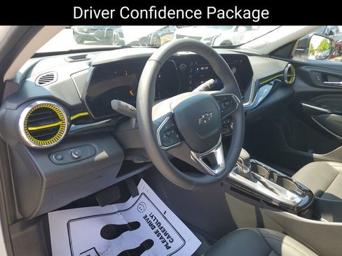 Certified 2024 Chevrolet Trax ACTIV w/ Driver Confidence Package FWD image 8