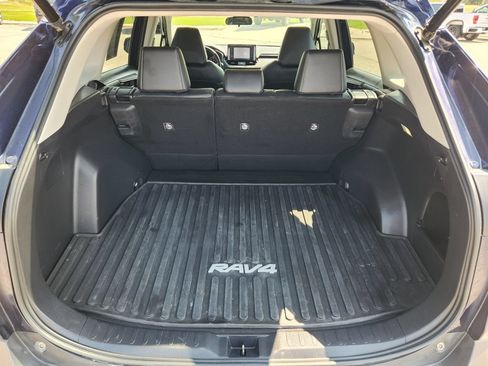 Used 2022 Toyota RAV4 XLE Premium AWD/4WD image 8