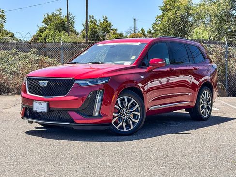 Certified 2024 Cadillac XT6 Sport w/ Technology Package AWD/4WD image 1