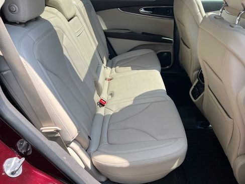 Used 2019 Lincoln Nautilus Reserve AWD/4WD image 17