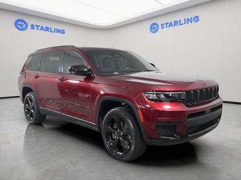 Used 2022 Jeep Grand Cherokee L Laredo RWD image 13
