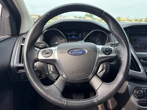 Used 2013 Ford Focus Titanium FWD image 20