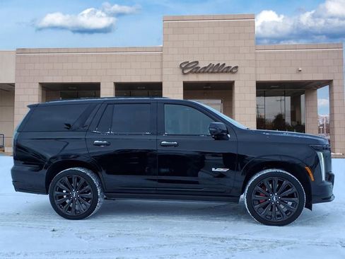 Used 2025 Cadillac Escalade V image 4