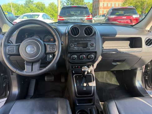 Used 2017 Jeep Patriot High Altitude AWD/4WD image 9