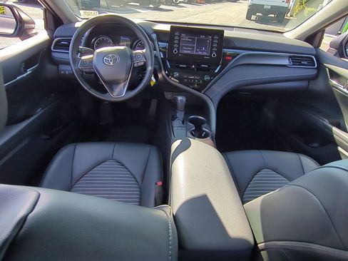 Used 2024 Toyota Camry SE image 18