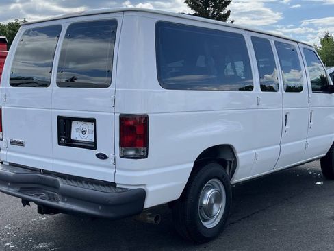 Used 2006 Ford E-350 and Econoline 350 XLT RWD image 5