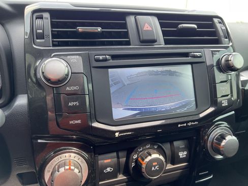 Used 2019 Toyota 4Runner TRD Off-Road Premium AWD/4WD image 11