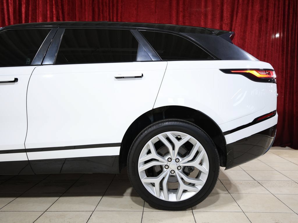 Used 2018 Land Rover Range Rover Velar R-Dynamic SE AWD/4WD image 6