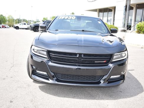 Used 2018 Dodge Charger GT image 4