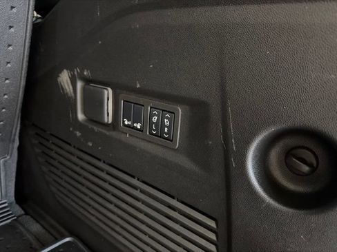 Used 2024 Chevrolet Tahoe High Country w/ Advanced Technology Package AWD/4WD image 26