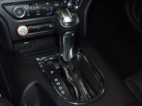 Used 2017 Ford Mustang Coupe image 13