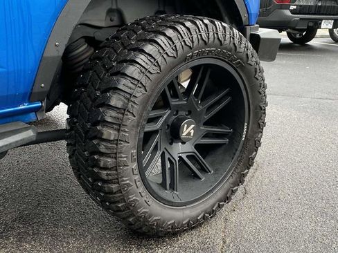 Used 2022 Ford Bronco Black Diamond image 11