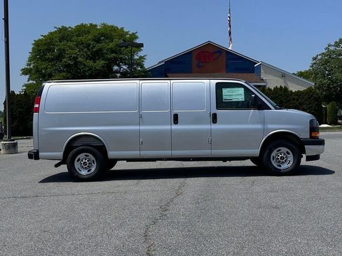New 2026 GMC Savana 3500 Extended w/ Driver Convenience Package RWD image 3