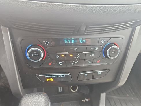 Used 2018 Ford Escape SE image 17