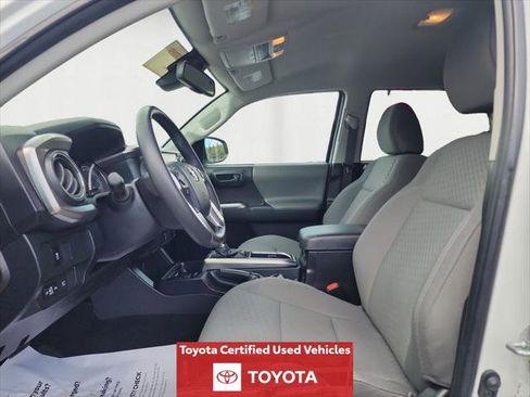 Certified 2023 Toyota Tacoma SR5 AWD/4WD image 11