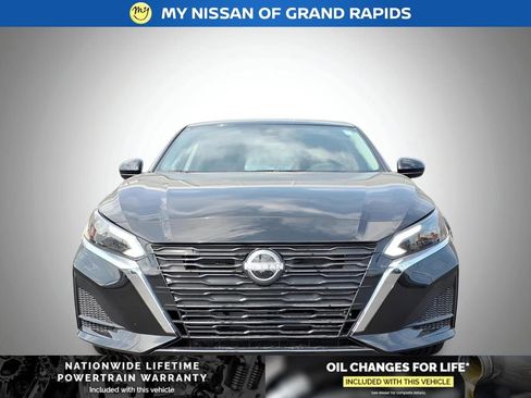 New 2025 Nissan Altima 2.5 SV w/ SV Premium Package image 2