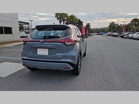 Used 2024 Nissan Kicks SR image 32