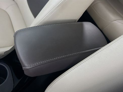 Used 2023 Toyota Corolla XLE image 18