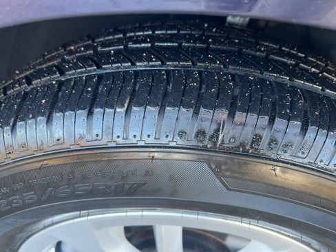 Certified 2024 Kia Carnival LX image 42