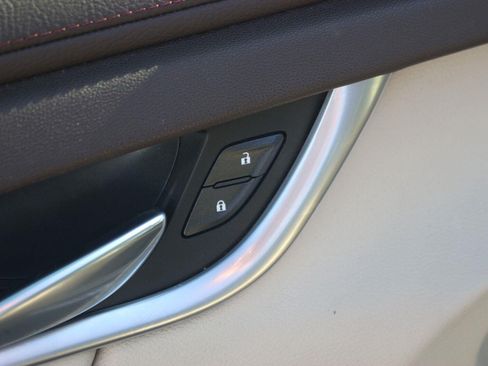 Used 2013 Cadillac XTS FWD image 11