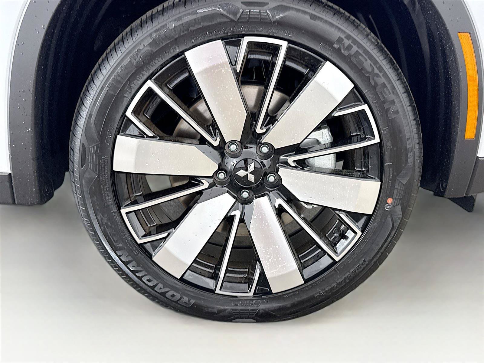 New 2026 Mitsubishi Outlander SE FWD image 28