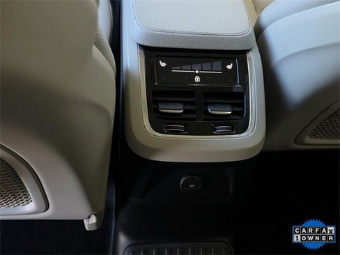Used 2021 Volvo XC90 T8 Inscription Expression w/ Climate Package image 11