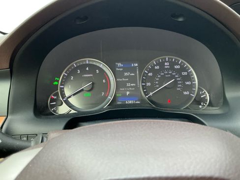Used 2016 Lexus ES 300h w/ Luxury Package w/Wood Trim FWD image 16
