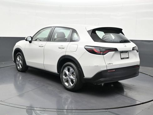 Used 2025 Honda HR-V LX image 3