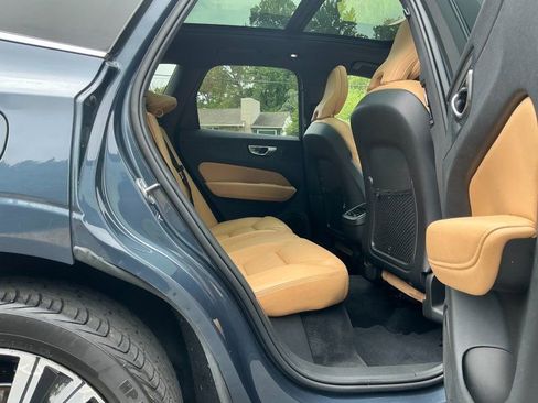 Used 2022 Volvo XC60 B5 Inscription w/ Advanced Package image 13